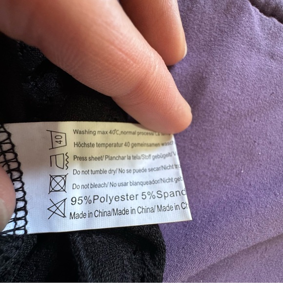 Zeagoo Women’s Chiffon Tank Top V Neck Basic Cami Loose Fit NWT Size US S - Picture 12 of 16